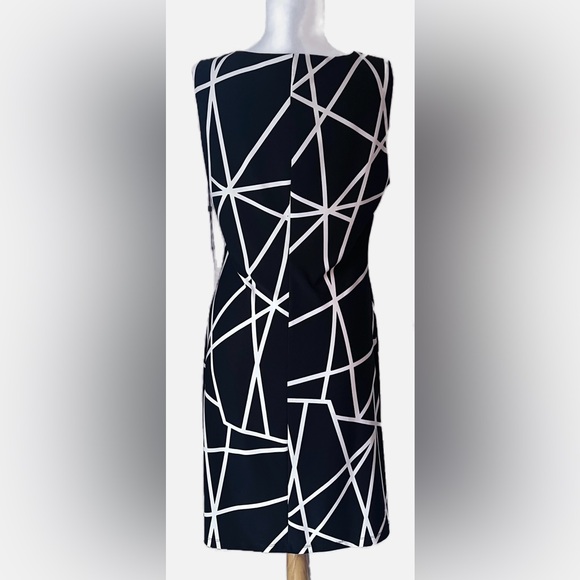 SOLD NWT Tommy Hilfiger Black/White Geometric Pattern Jersey Sheath Dress Sz 10 - Picture 2 of 11